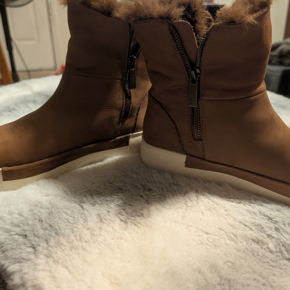 J/SLIDES Brown Faux Fur-Trim Slip-On Platform Boots - Picture 4 of 5